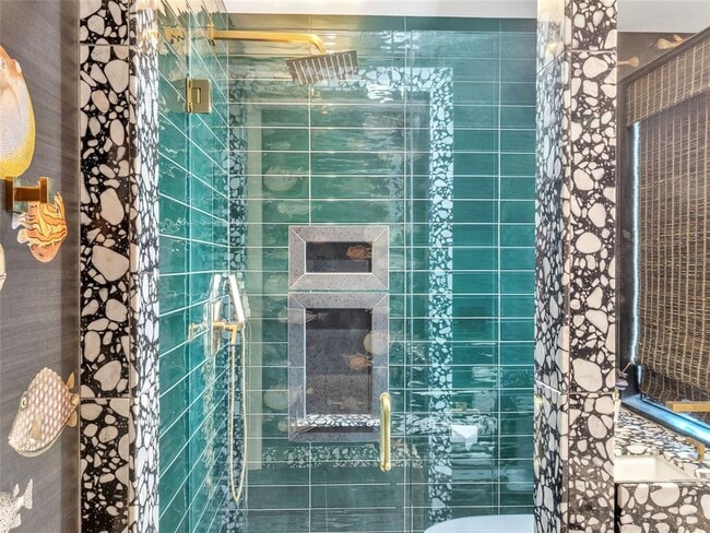 Building Photo - 1229 N Dewey Ave