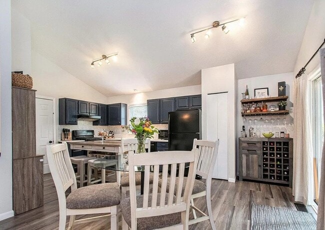 Building Photo - 52733 Westgate Dr