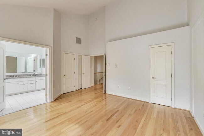 Building Photo - 6402 Spring View Pl