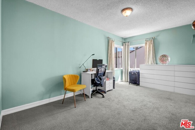 Building Photo - 5183 Maison Ave