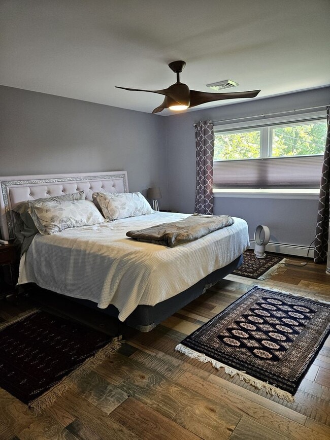 Building Photo - 3 Bedroom  Available June 8th  2026