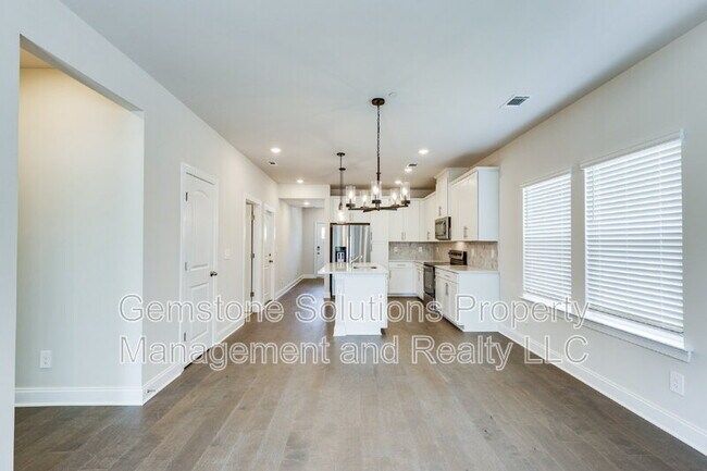 Building Photo - 204 Douglas Bend Rd