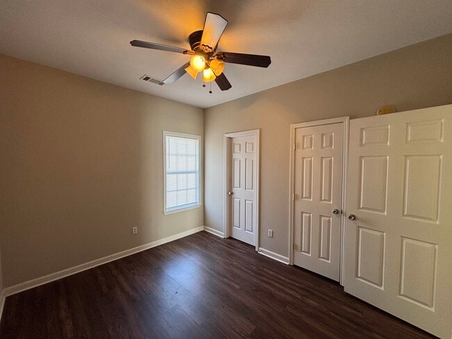 Building Photo - 152 Brighton Village Loop