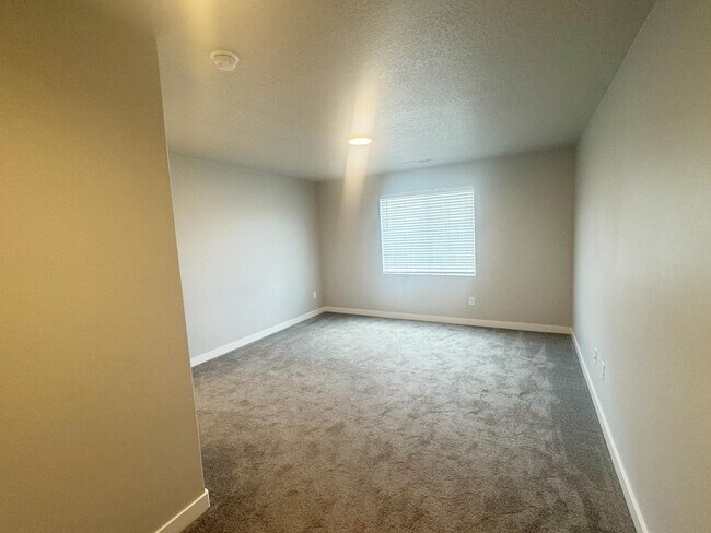 Building Photo - 9847 Alder Ln