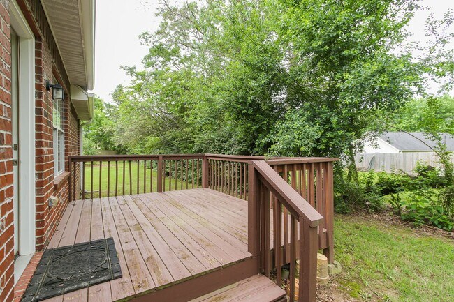 Building Photo - Stunning 3 Bedroom Home in Farmington