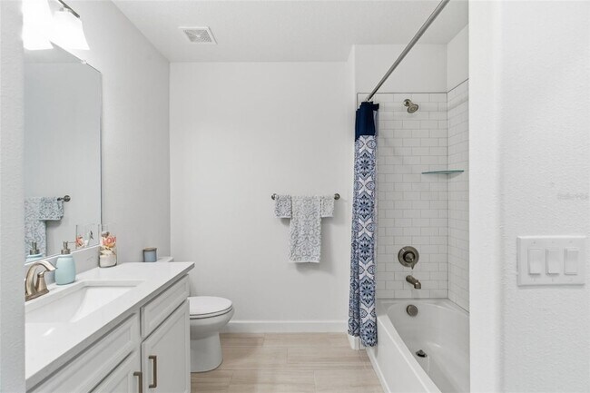 Building Photo - 31524 Golf Dr