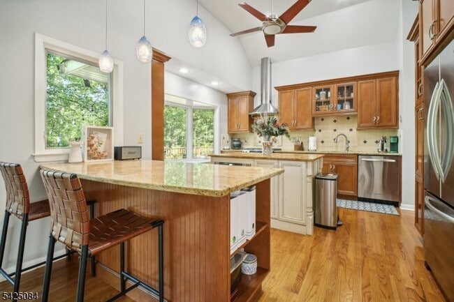 Building Photo - 195 Chaucer Dr