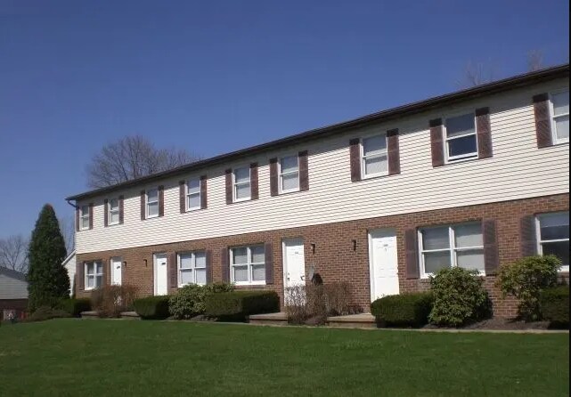 Building Photo - 2200 Harsh Ave SE