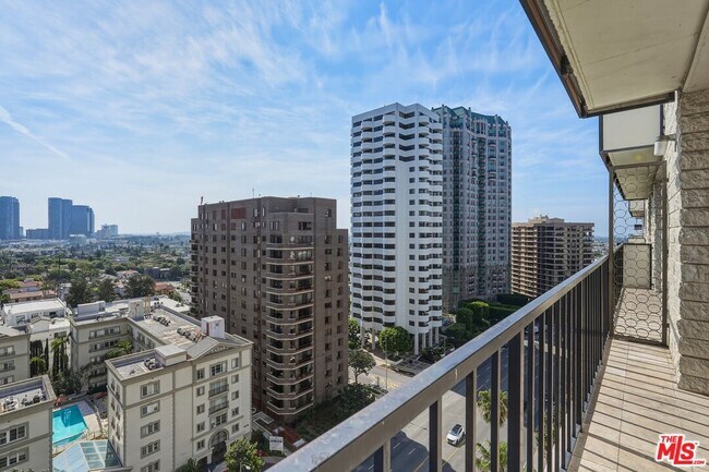 Building Photo - 10535 Wilshire Blvd