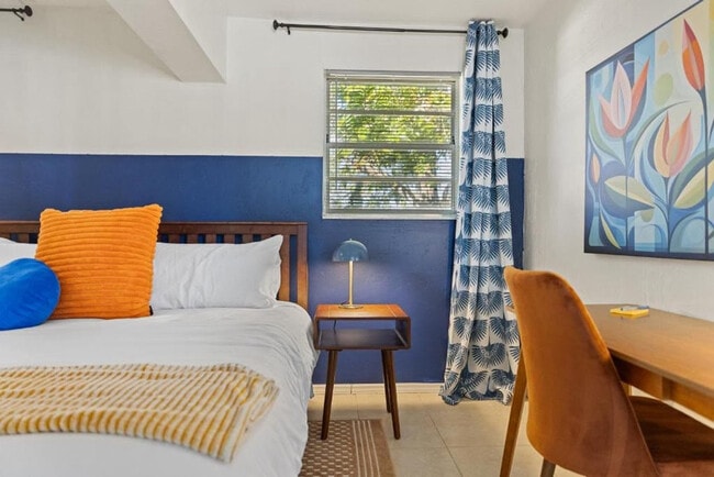 Building Photo - 451 Sharon Cir