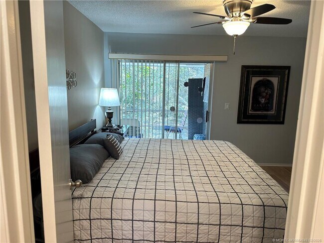 Building Photo - 2929 SE Ocean Blvd