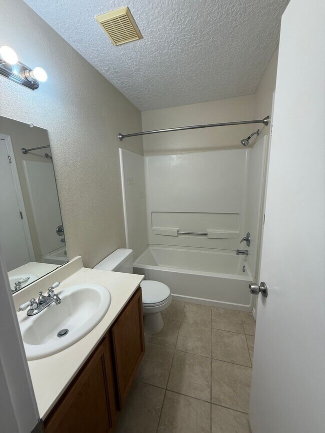 Building Photo - 10615 Monte Bello Ct NW