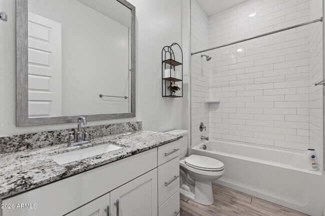 Building Photo - 203 E Birchwood Pl