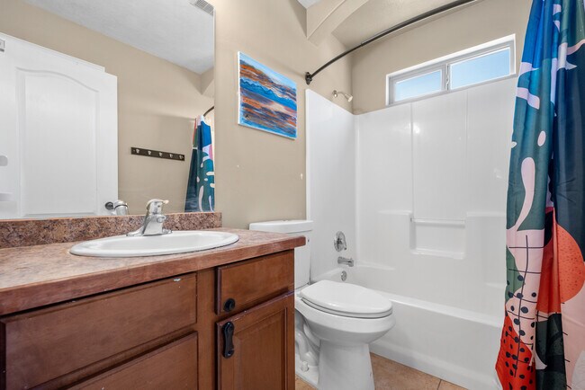 Building Photo - 1396 S Lukas Ln