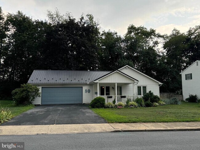 Building Photo - 80 Edgelea Dr