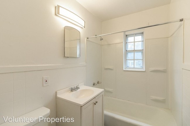 Building Photo - 3301 Pinewood Ave