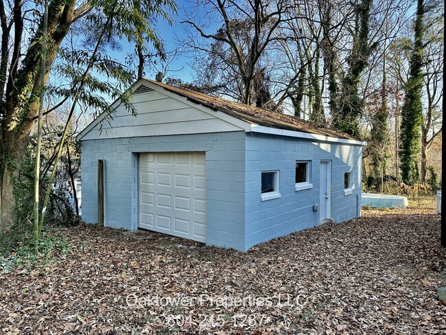 Building Photo - 801 Koch Ave