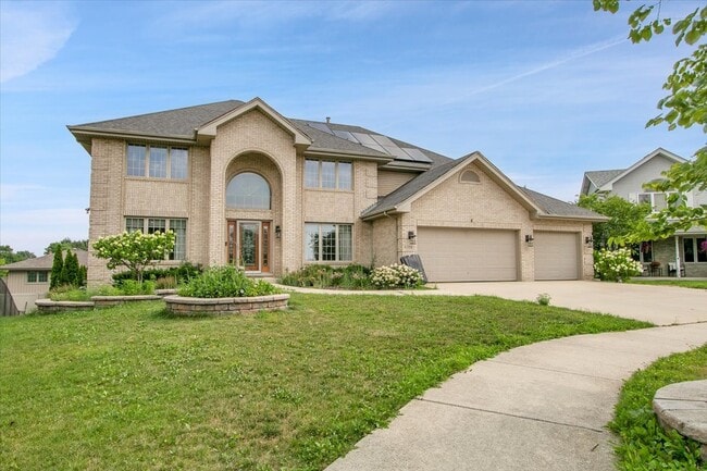 Primary Photo - 9200 Greenwood Dr