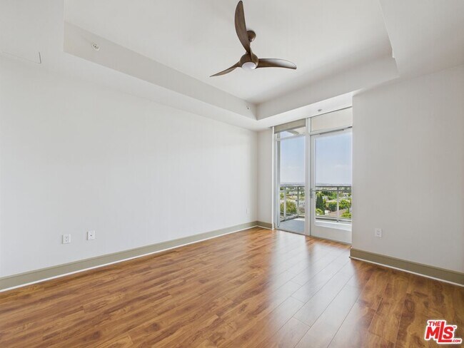 Building Photo - 10710 Wilshire Blvd