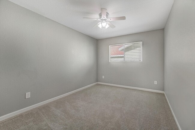 Building Photo - 170 Barracuda St