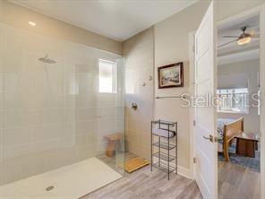 Building Photo - 714 16th Ave E