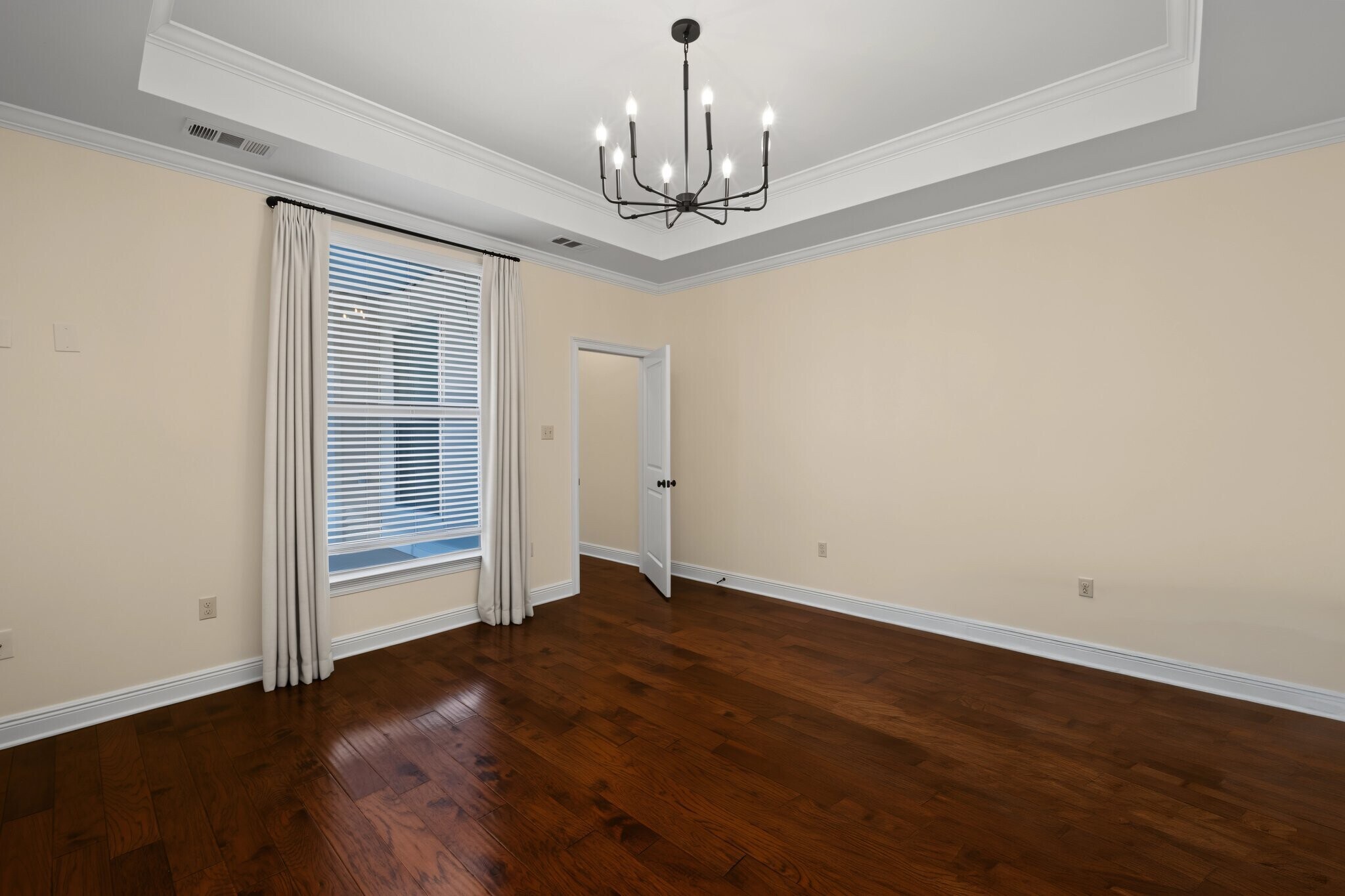 Building Photo - 404 Golden Leaf Ct