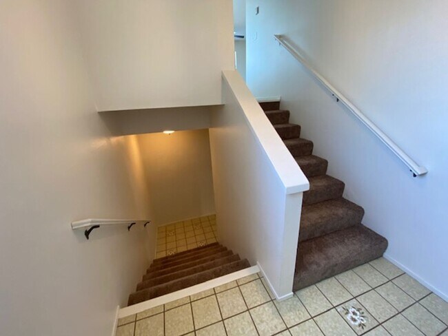 Building Photo - 739 W Franklin St