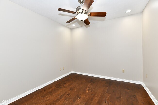 Building Photo - 8555 One W Dr