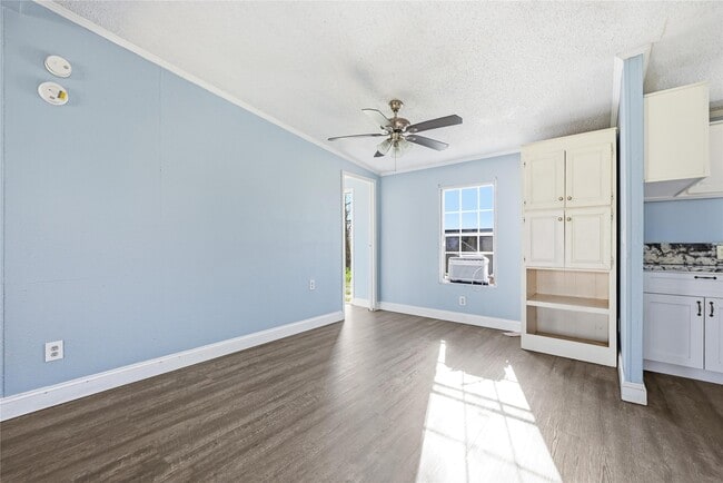 Building Photo - 39512 Donigan Rd