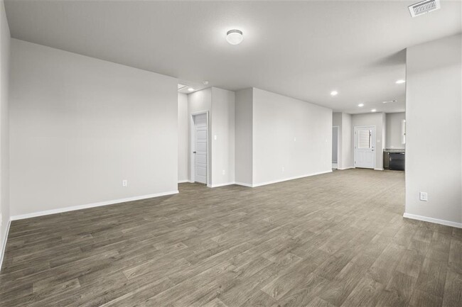 Building Photo - 708 Running Creek Dr