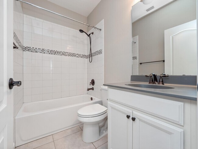 Building Photo - 1442 Resolute St