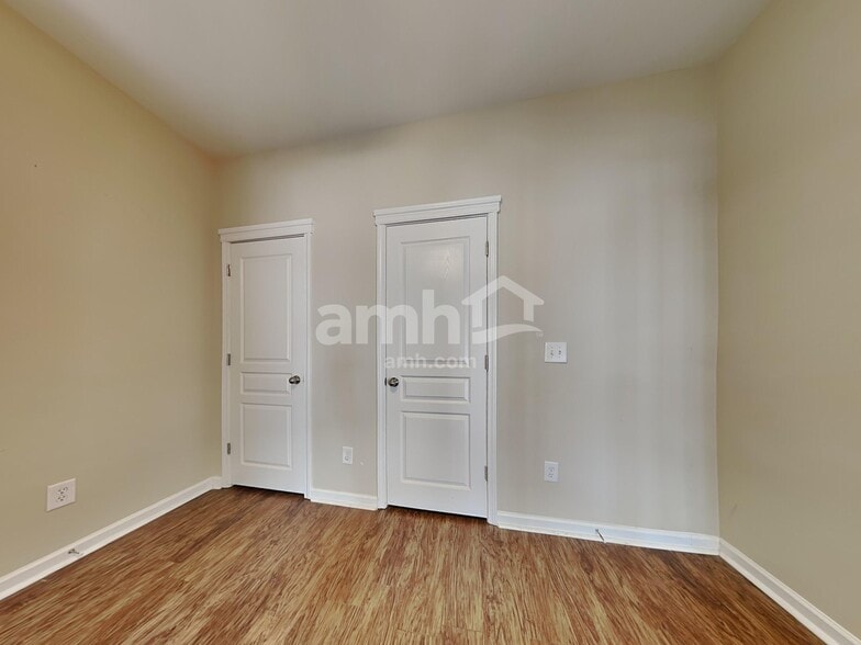 Building Photo - 13527 Provincial Ct