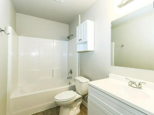 Building Photo - PRE LEASING NOW - AVAILABLE 8/11