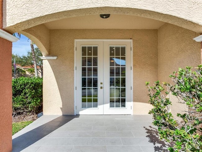 Building Photo - 6302 Vista Verde Dr W