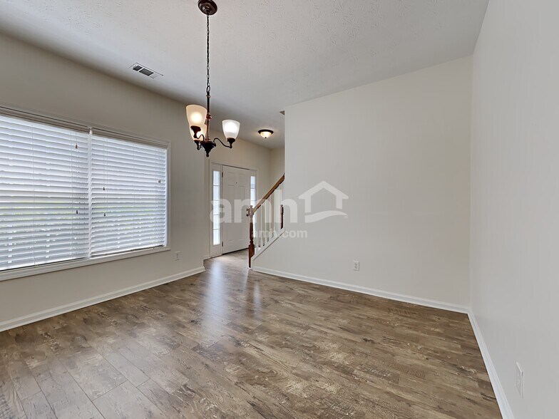 Building Photo - 5810 Stephens Mill Dr