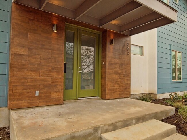 Building Photo - 603 W 30th St