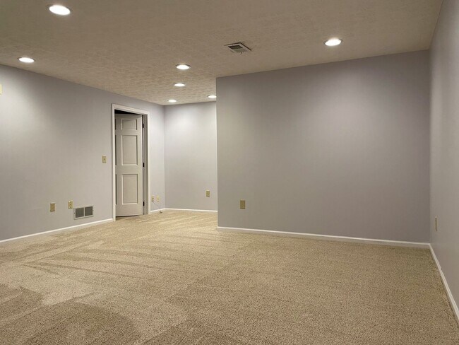 Building Photo - 6908 Gullway Bay Dr
