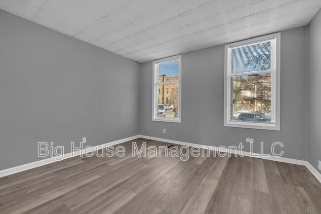 Building Photo - 1725 Hollins St