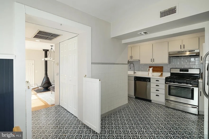 Building Photo - 7646 Ardleigh St