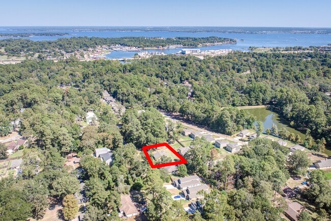 Building Photo - 711 Cherokee Dr