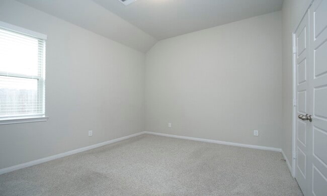 Building Photo - 31611 Lyle Mnr Dr