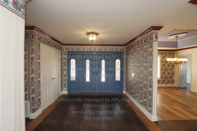 Building Photo - 460 S Bridge View Dr