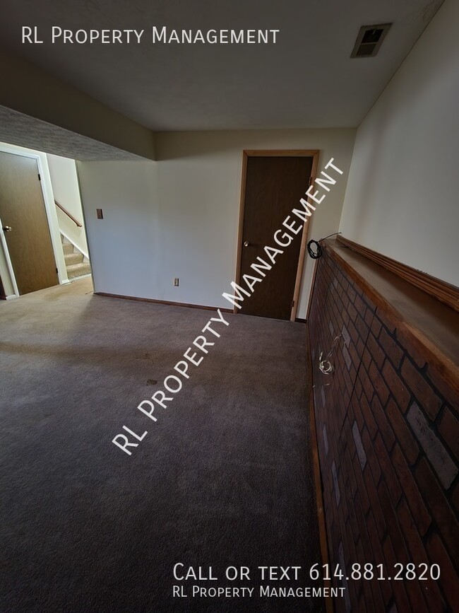 Building Photo - Spacious home in Lake Darby