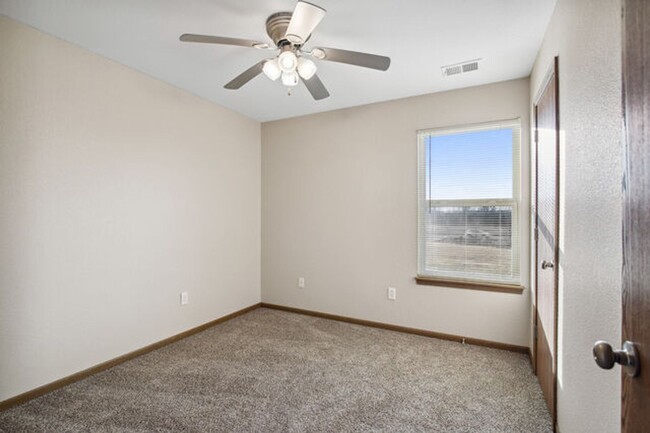 Building Photo - 3 bedroom 2 bath one level in Grain Valley