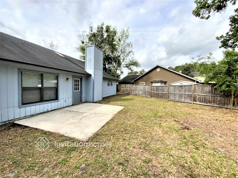 Building Photo - 8460 Branchwater Dr