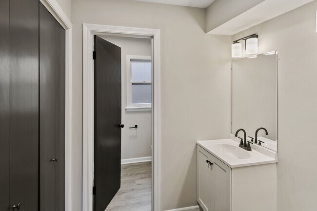 Building Photo - Fully Renovated 4 Bedroom Home in Homewood