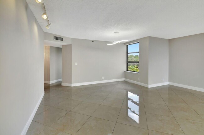 Building Photo - 6372 La Costa Dr