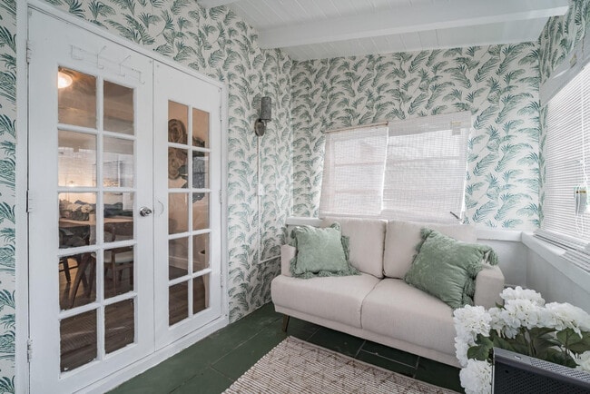 Building Photo - 1016-1042 NW 42nd St