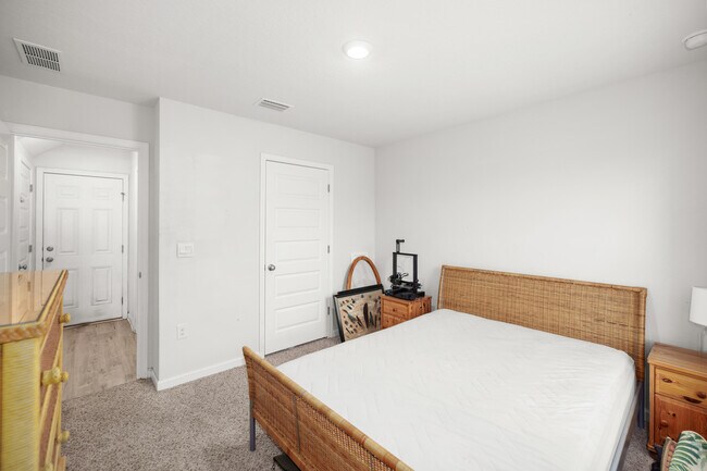 Building Photo - 1105 Valor Walk