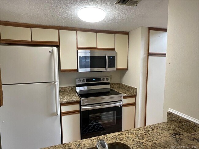 Building Photo - 298 Carriage Crossing Ln